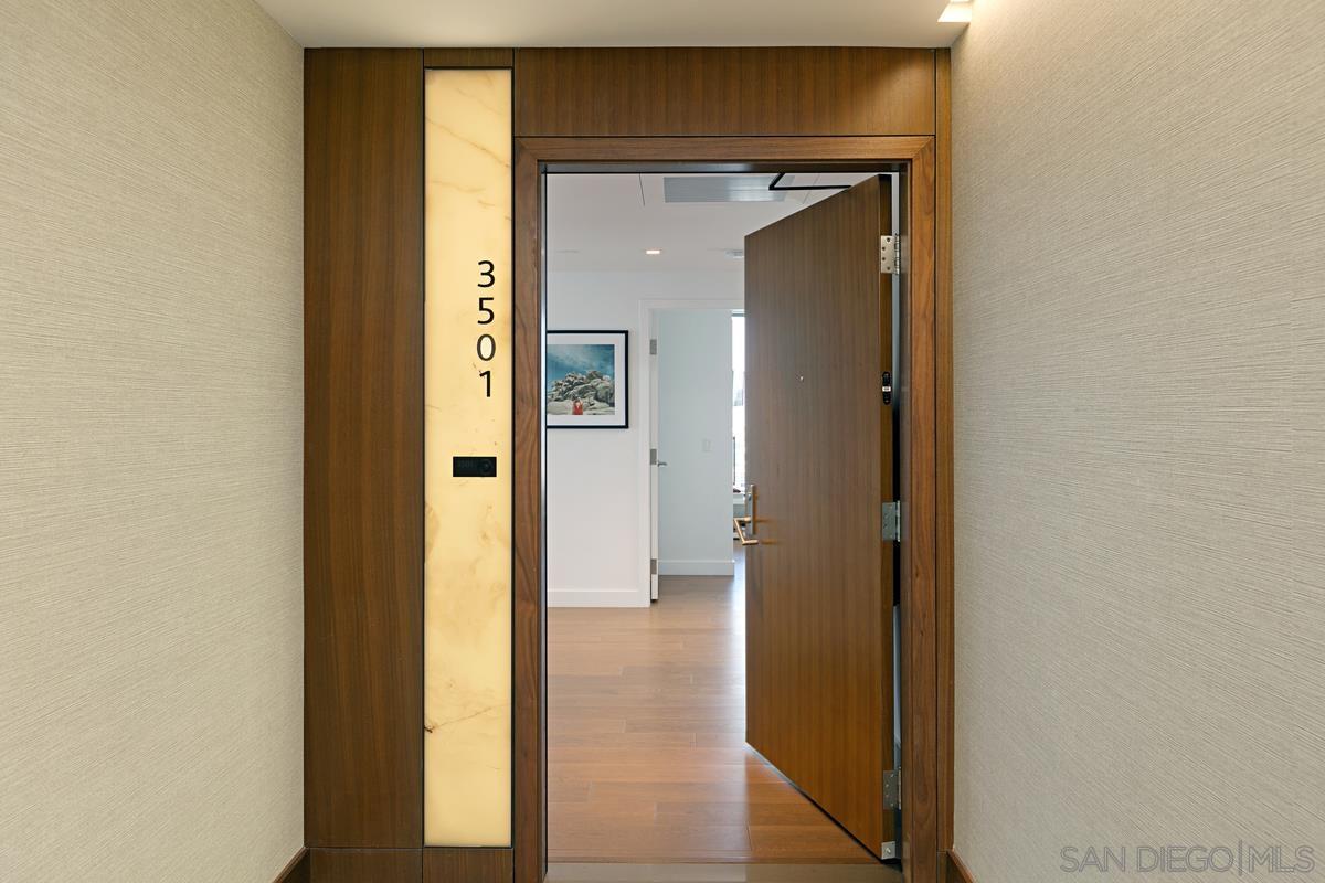 888 E Street, Unit 3501 San Diego, CA 92101 - Photo 33 of 46 a view of a bathroom from a hallway