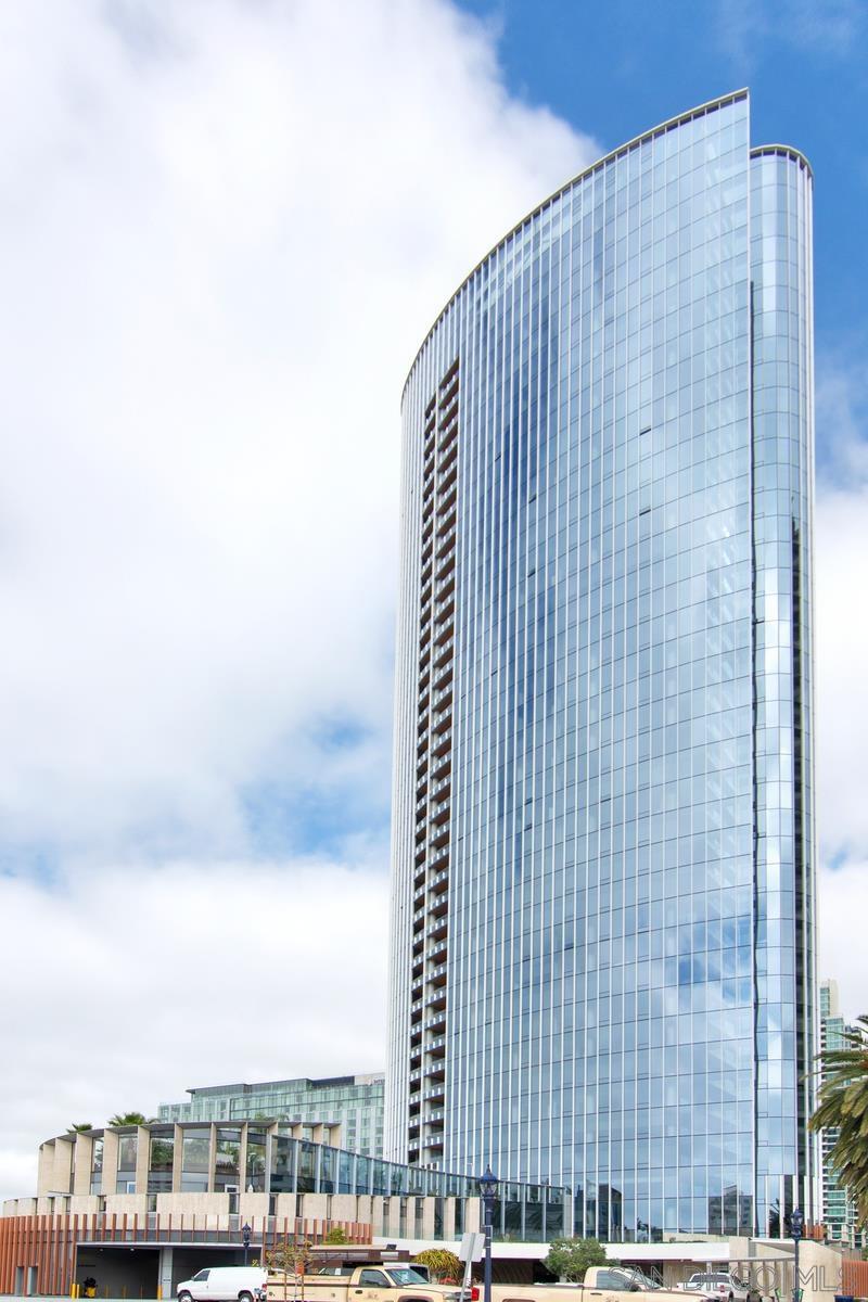 888 E Street, Unit 3501 San Diego, CA 92101 - Photo 34 of 46 a front view of a building