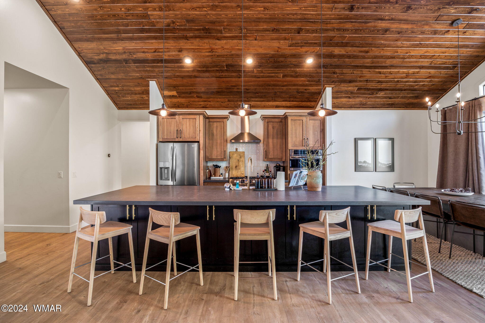 401 South Falling Leaf Road Show Low, AZ 85901 - Photo 12 of 56 Eat-in Island Kitchen
