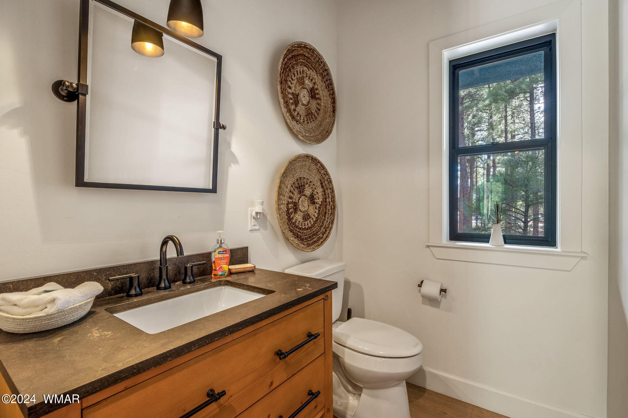 401 South Falling Leaf Road Show Low, AZ 85901 - Photo 20 of 56 Powder Room