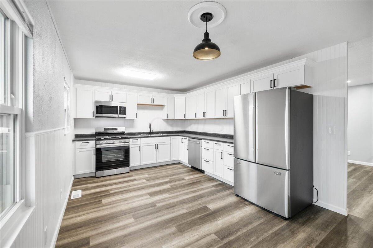 5226 Edgeview Road Columbus, OH 43207 - Photo 5 of 25 07-Kithcen-5226 Edgeview Rd -013