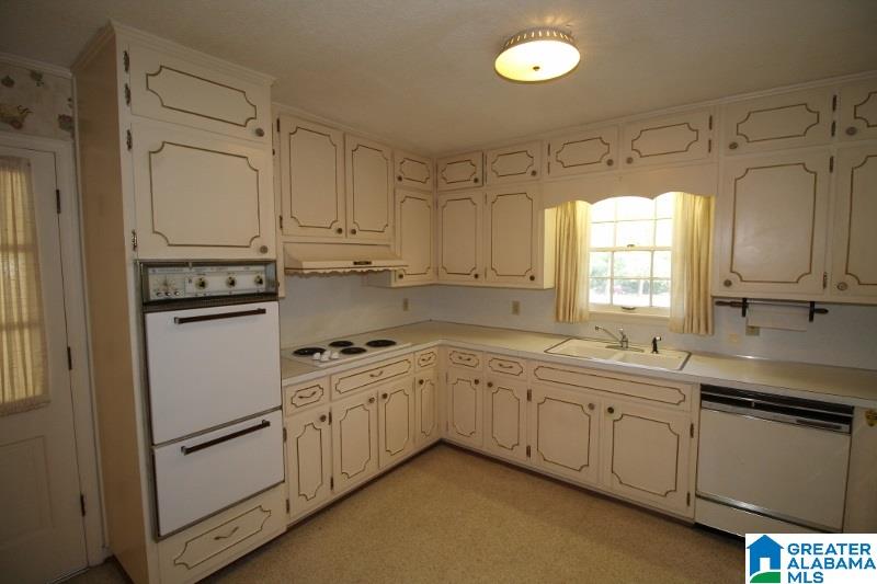 945 Pine Hill Road Birmingham, AL 35235 - Photo 6 of 20