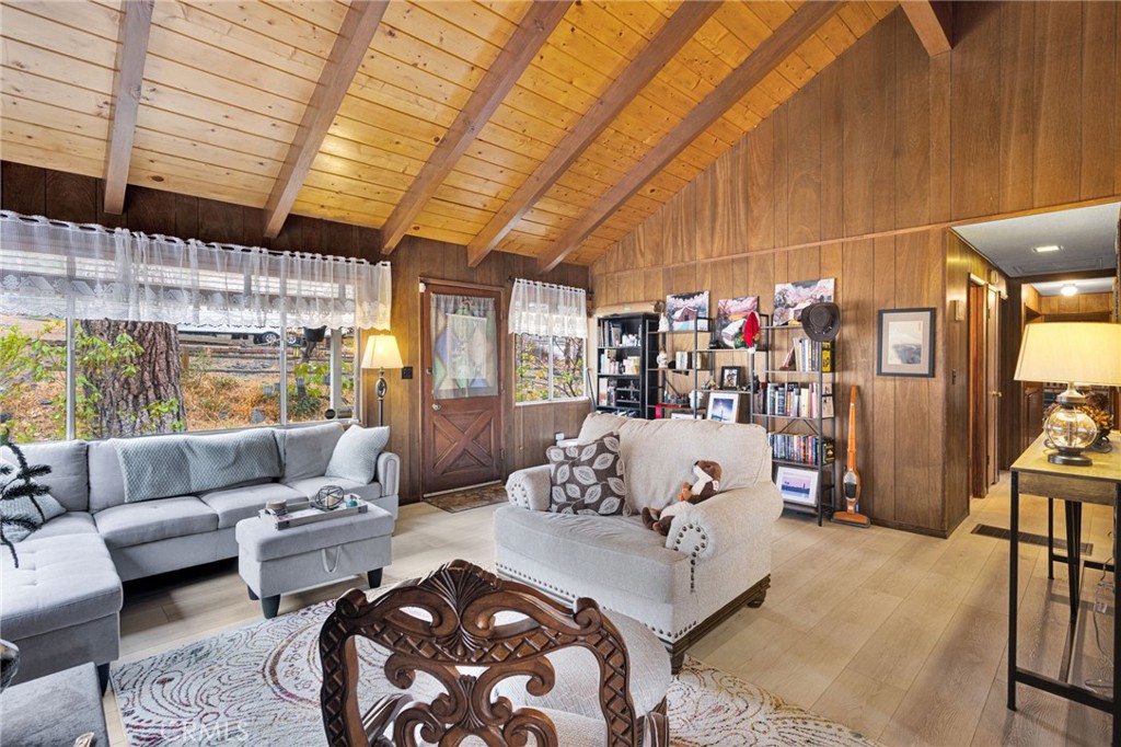 2046 Thrush Road Wrightwood, CA 92397 - Photo 14 of 44