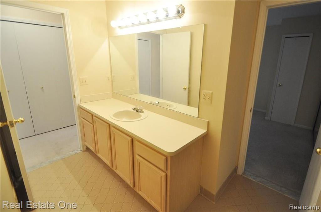 1638 River View Drive, Unit 41 Rochester Hills, MI 48307 - Photo 21 of 31