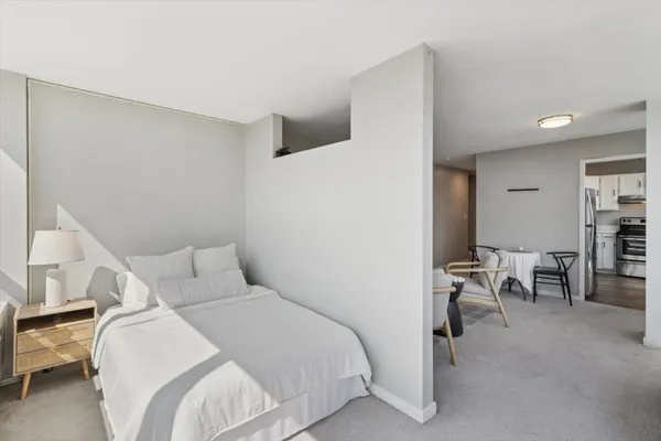 $2,295 | 3550 North Lake Shore Drive, Unit 1712, Chicago, IL 60657