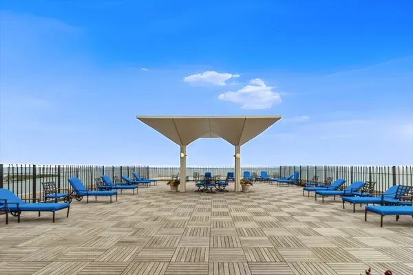 $2,295 | 3550 North Lake Shore Drive, Unit 1712, Chicago, IL 60657