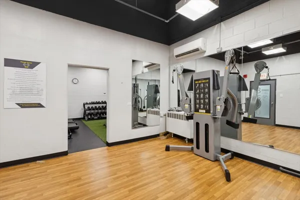 $2,295 | 3550 North Lake Shore Drive, Unit 1712, Chicago, IL 60657