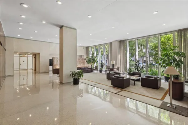 $2,295 | 3550 North Lake Shore Drive, Unit 1712, Chicago, IL 60657