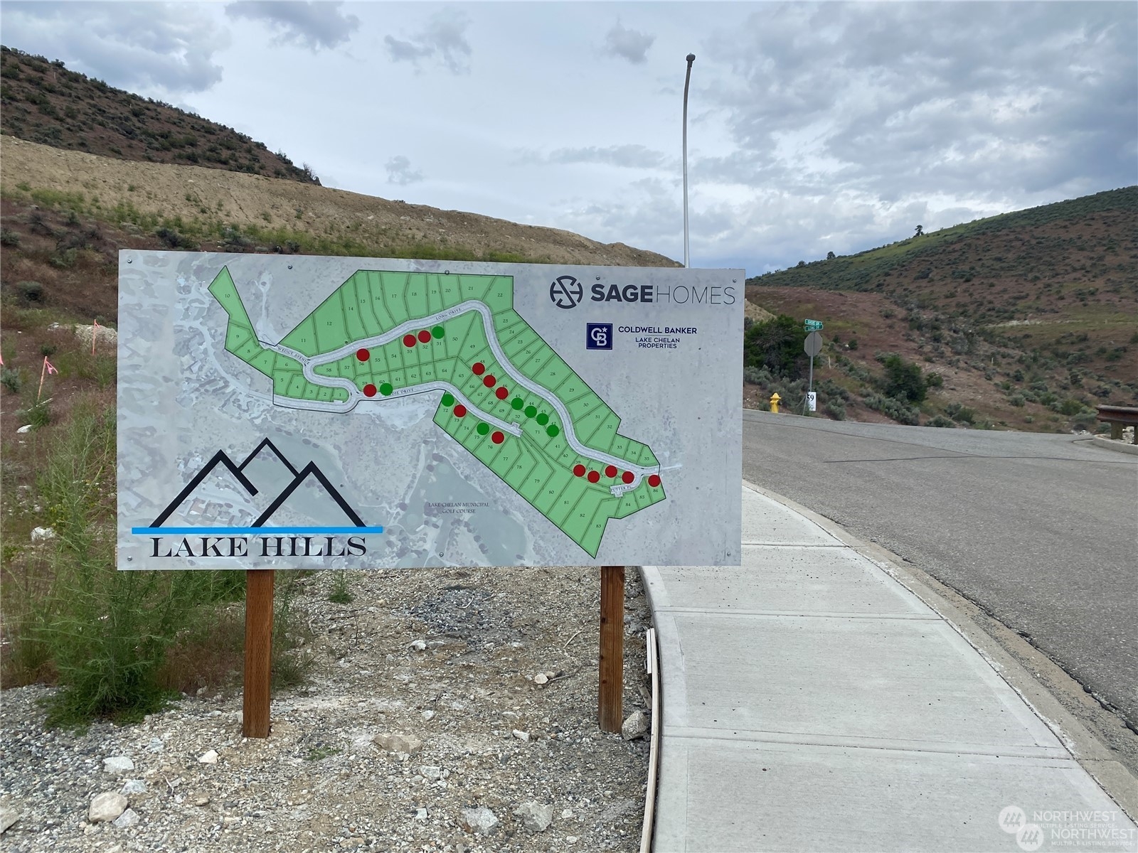 929 Long Drive Chelan, WA 98816 - Photo 23 of 23 a sign that is on the side of a road