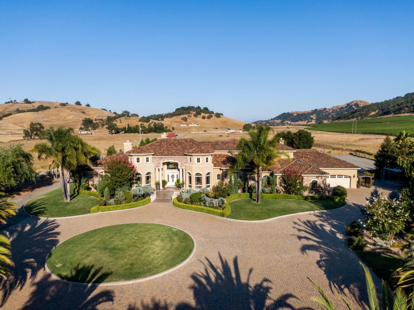 13800 Watsonville Road Morgan Hill, CA 95037 - Photo 3 of 74