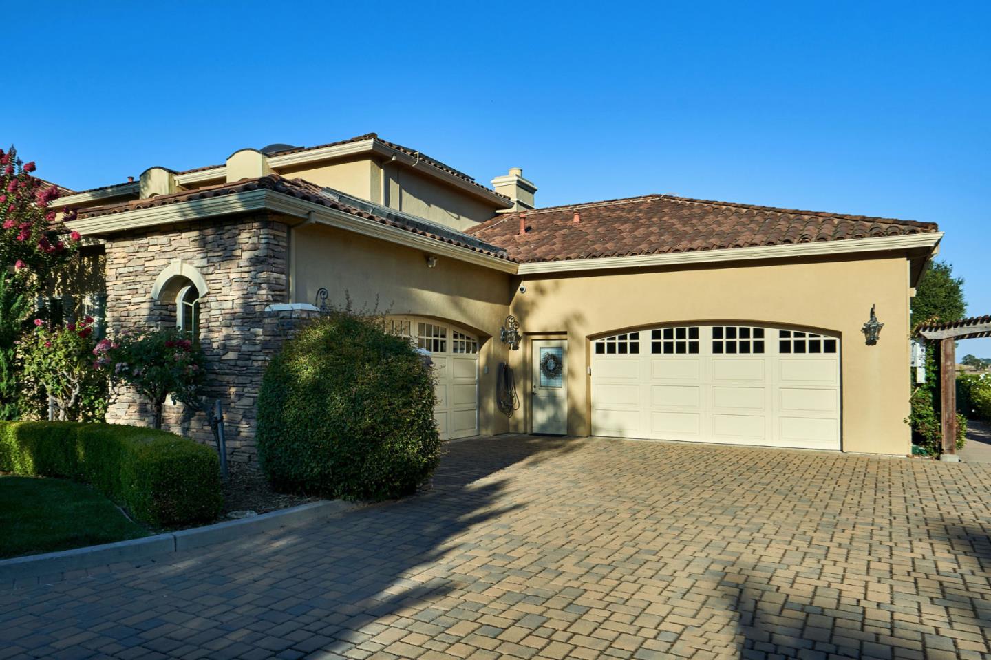 13800 Watsonville Road Morgan Hill, CA 95037 - Photo 58 of 74 a front view of a house with a yard