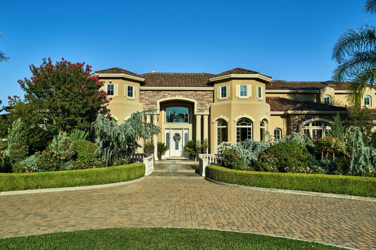 13800 Watsonville Road Morgan Hill, CA 95037 - Photo 7 of 74 a front view of a house with a yard