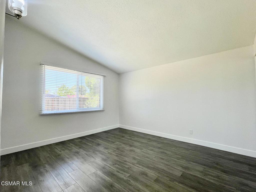 1507 Buster Street Simi Valley, CA 93065 - Photo 16 of 32