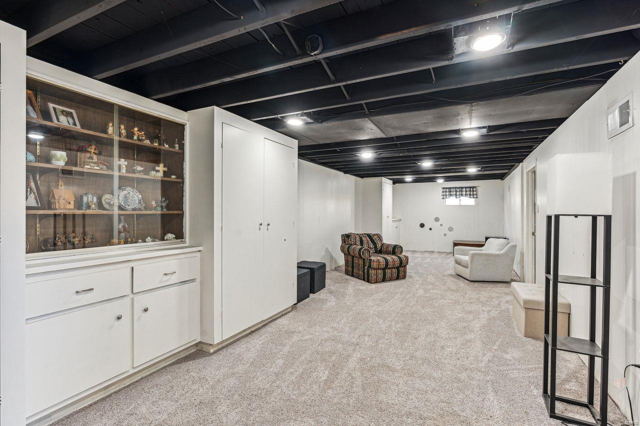 10855 Lawnbrook Drive St. Louis, MO 63123 - Photo 13 of 21