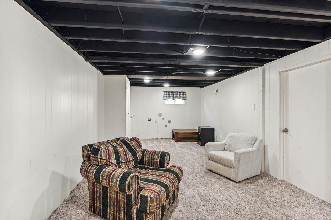 10855 Lawnbrook Drive St. Louis, MO 63123 - Photo 14 of 21