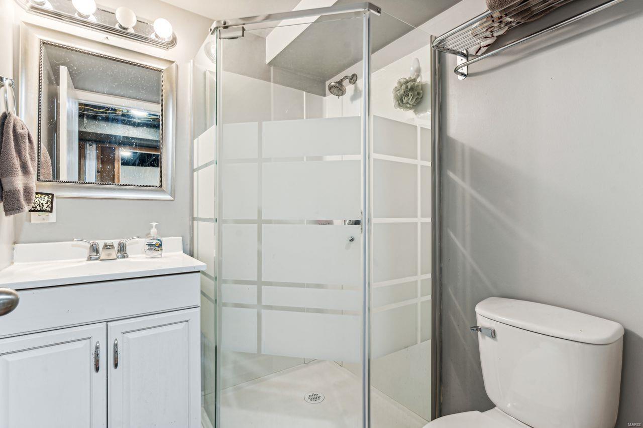 10855 Lawnbrook Drive St. Louis, MO 63123 - Photo 15 of 21