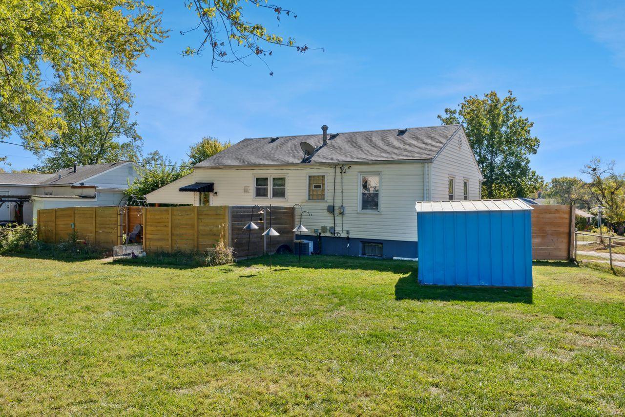 10855 Lawnbrook Drive St. Louis, MO 63123 - Photo 20 of 21