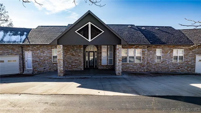 $2,250,000 | 345 Liahona Circle, Sunrise Beach, MO 65079