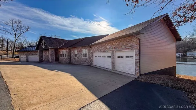 $2,250,000 | 345 Liahona Circle, Sunrise Beach, MO 65079