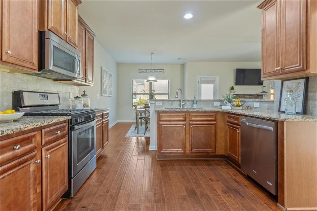 704 Flag Street Canton, GA 30114 - Photo 15 of 51