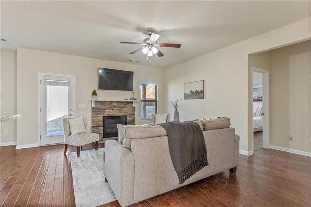 704 Flag Street Canton, GA 30114 - Photo 7 of 51