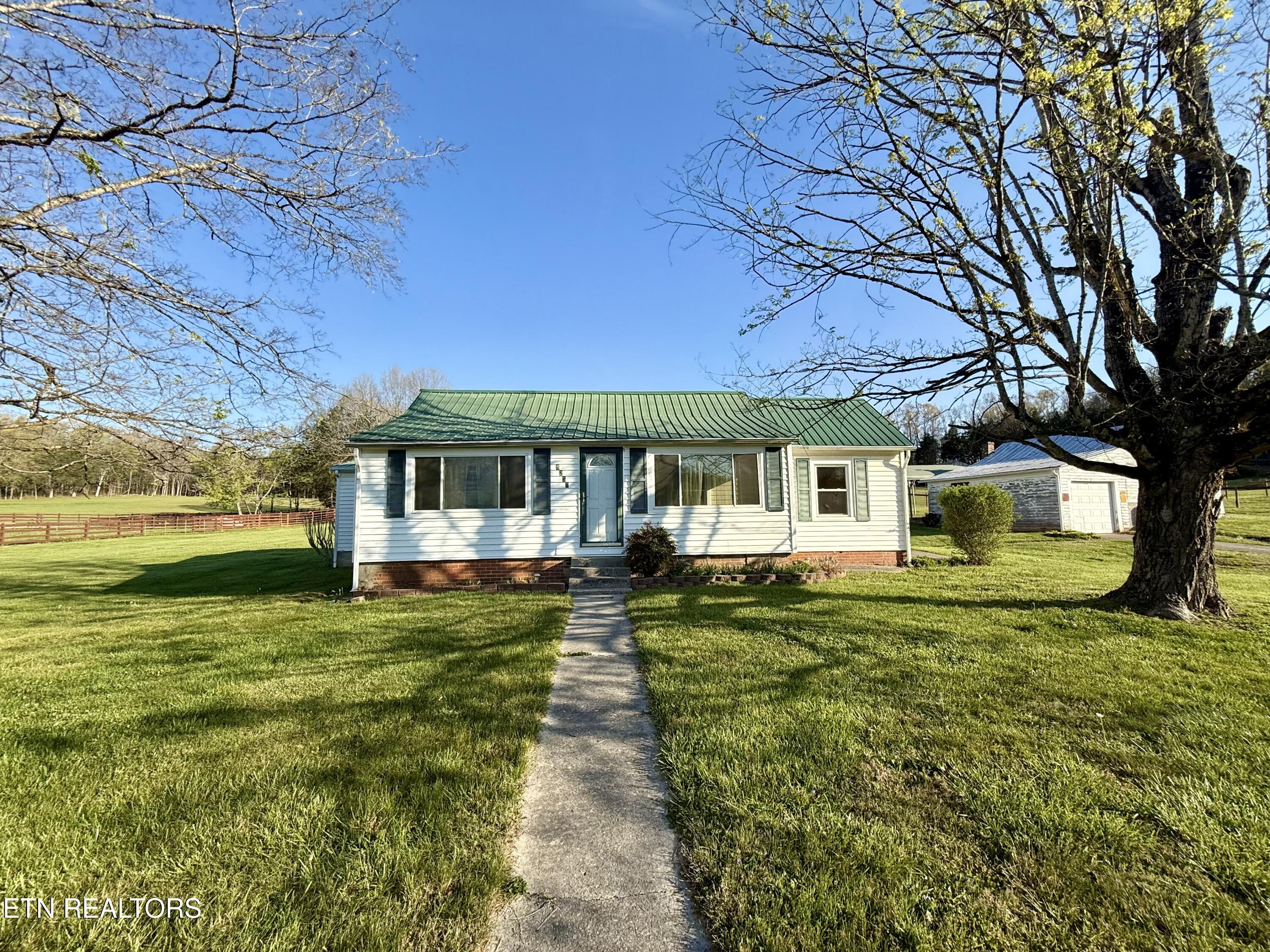 8259 Corryton Luttrell Road Plainview, TN 37721 - Photo 1 of 16 6BD10BF2-E63D-4414-863A-96AA640604BE_1_2