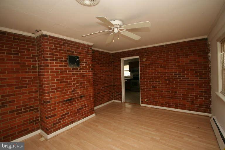 13213 Brandywine Road Brandywine, MD 20613 - Photo 5 of 12 Den