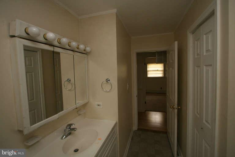 13213 Brandywine Road Brandywine, MD 20613 - Photo 10 of 12 Bath