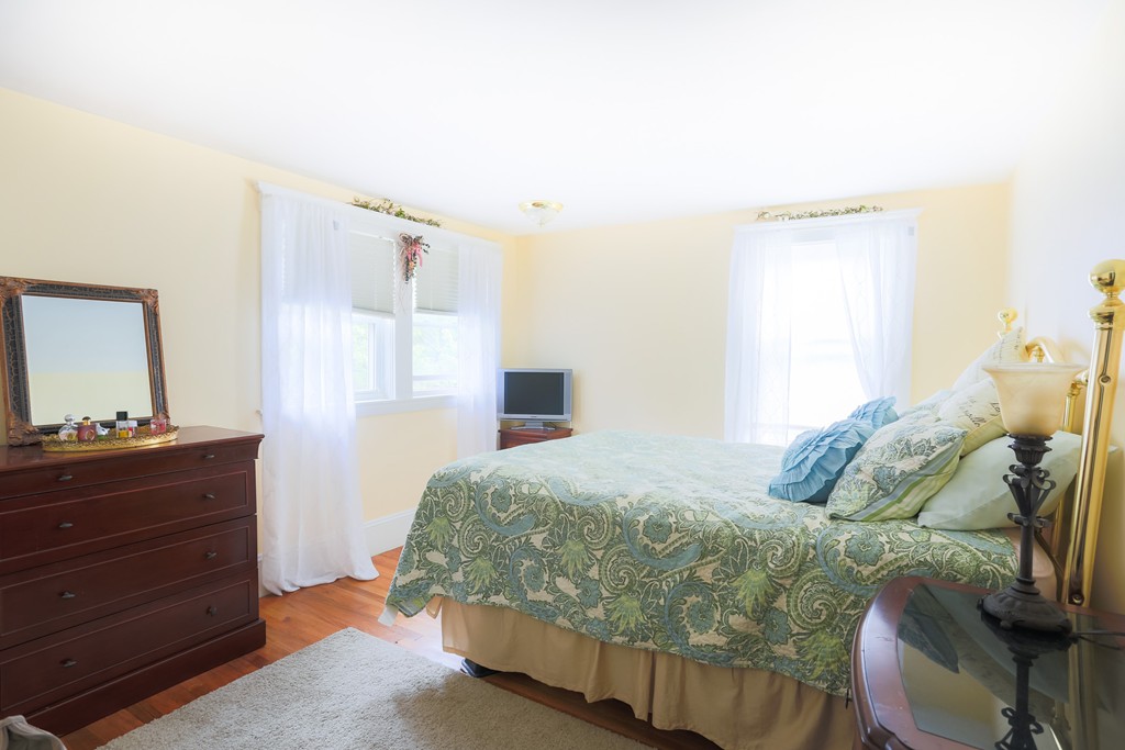 11 Rowe Hill Road Stoneham, MA 02180 - Photo 23 of 24 Gallery Image 23