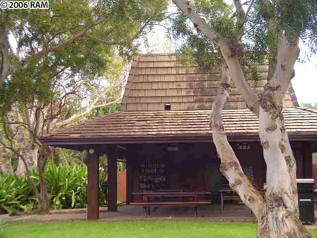 811 South Kihei Road, Unit 1F Kihei, HI 96753 - Photo 4 of 19 a front view of a house with garden