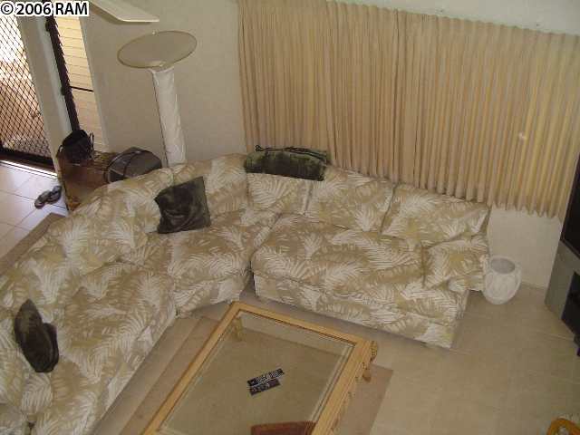 811 South Kihei Road, Unit 1F Kihei, HI 96753 - Photo 9 of 19 a bathroom with a bathtub