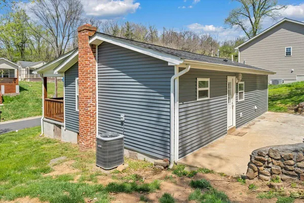 $199,950 | 1423 Varnell Avenue Northeast, Roanoke, VA 24012