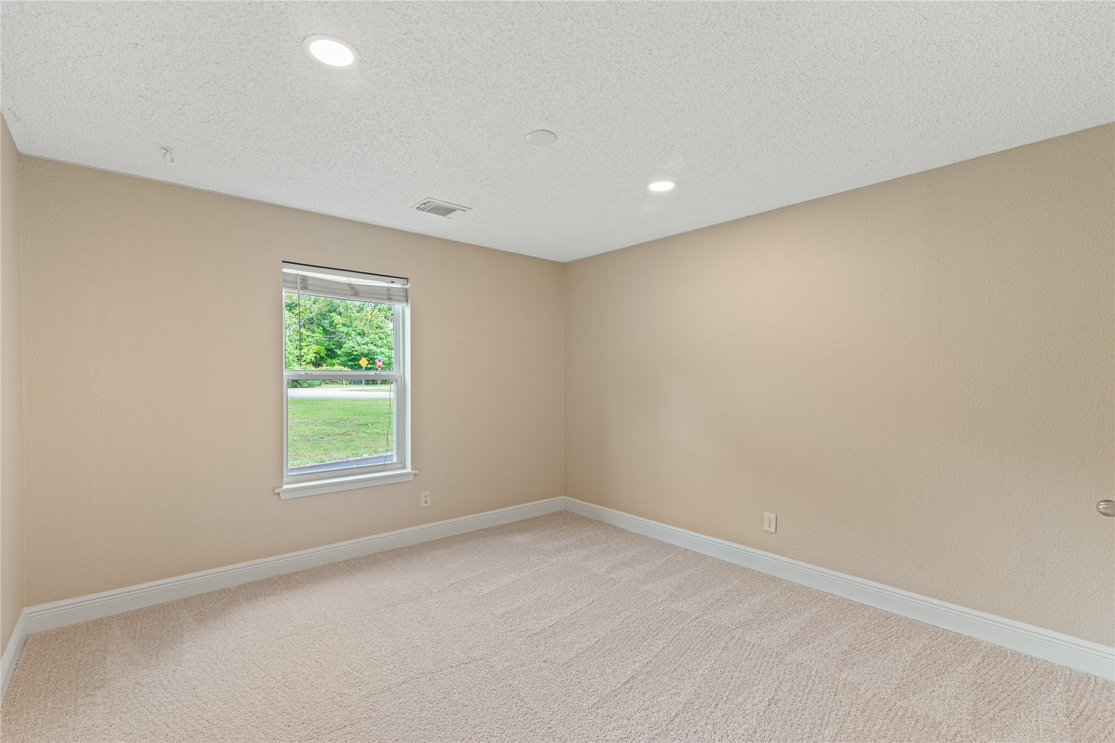 16027 Barbara Lane Magnolia, TX 77355 - Photo 14 of 40 an empty room with a window