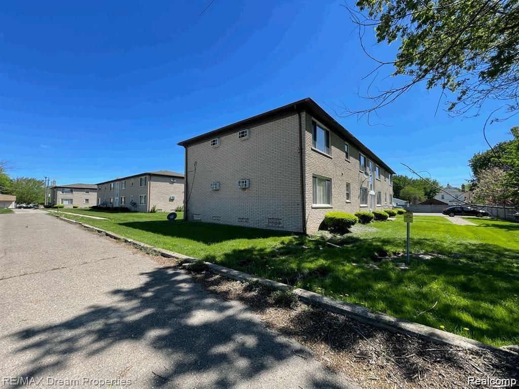 16480 East 9 Mile Road, Unit 201 Eastpointe, MI 48021 - Photo 2 of 13