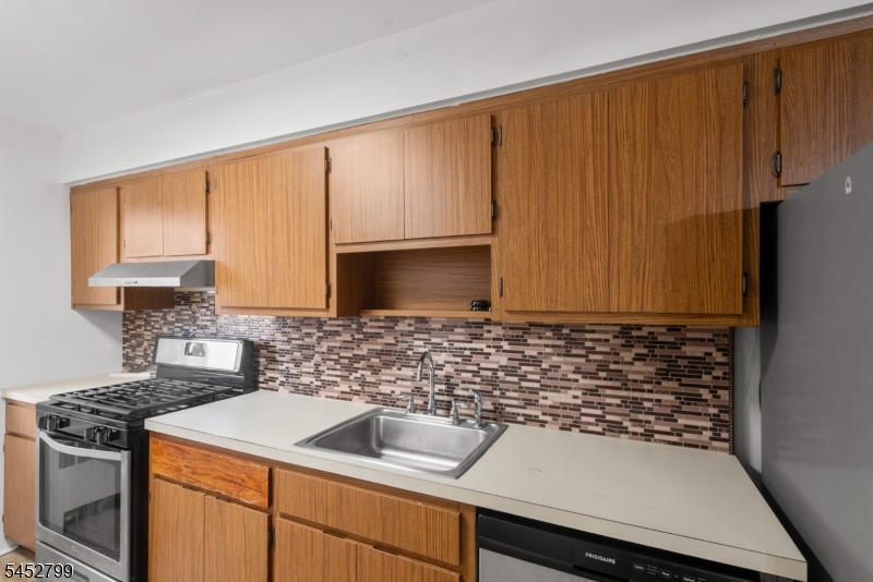 208 Anderson Street, Unit NF3 Hackensack, NJ 07601 - Photo 10 of 26 Gallery Image 10