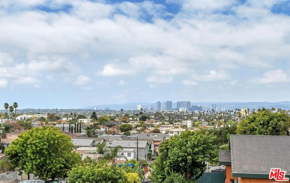 4701 Saturn Street Los Angeles, CA 90019 - Photo 25 of 34