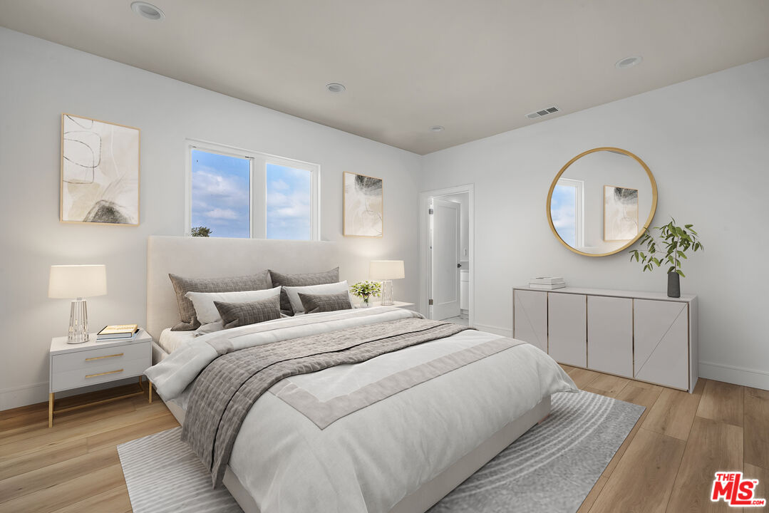 4701 Saturn Street Los Angeles, CA 90019 - Photo 9 of 34