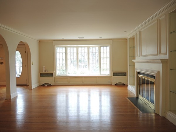 50 Chiltern Road Weston, MA 02493 - Photo 5 of 28 Gallery Image 5