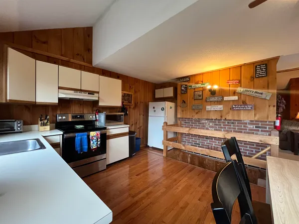 $394,000 | 9 F Brumms Way, Unit 9F, West Dover, VT 05356