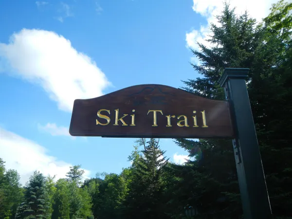 $394,000 | 9 F Brumms Way, Unit 9F, West Dover, VT 05356