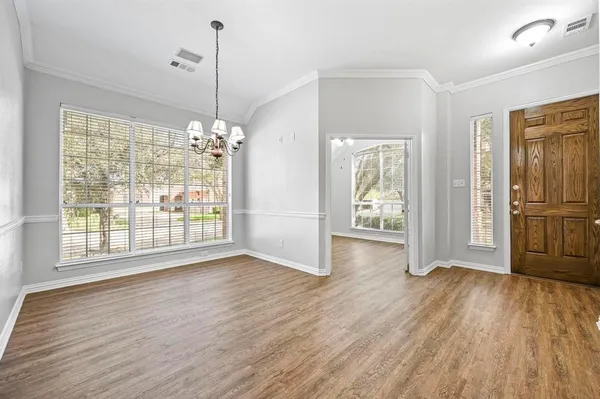 $500,000 | 1181 Noble Avenue Road, Lantana, TX 76226