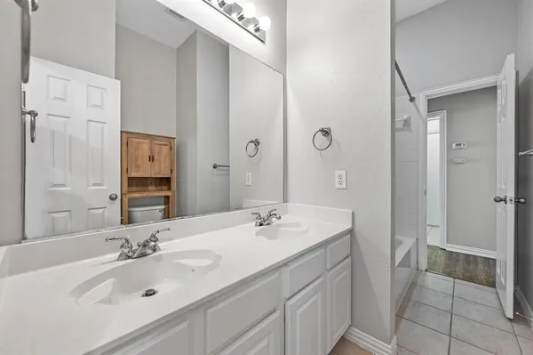 $500,000 | 1181 Noble Avenue Road, Lantana, TX 76226