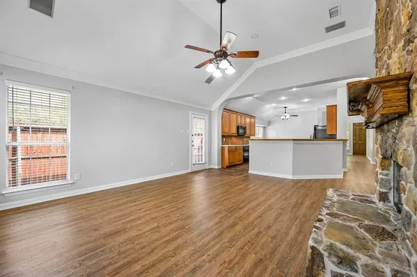 $500,000 | 1181 Noble Avenue Road, Lantana, TX 76226