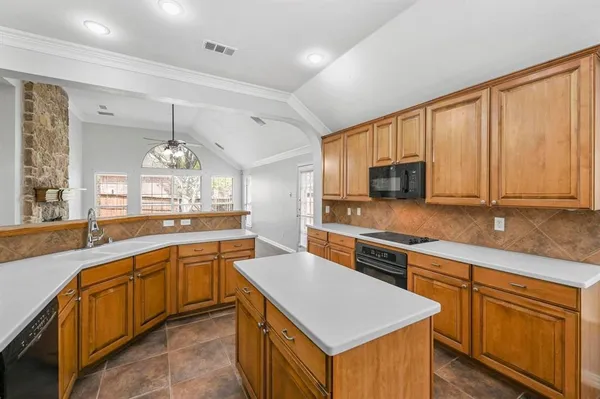 $500,000 | 1181 Noble Avenue Road, Lantana, TX 76226