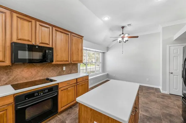 $500,000 | 1181 Noble Avenue Road, Lantana, TX 76226