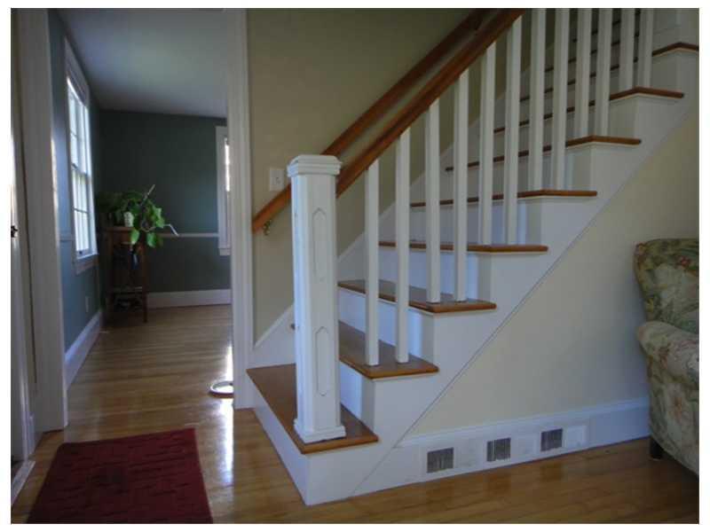 29 Phillips Road Falmouth, ME 04105 - Photo 16 of 19 Other. stairway