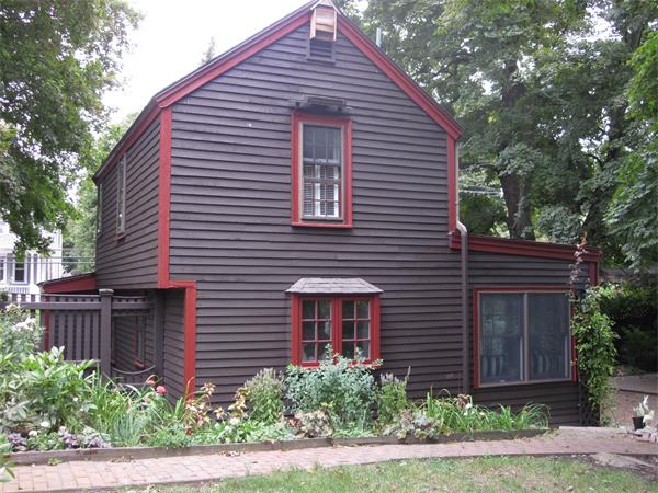 24 Topsfield Road Ipswich, MA 01938 - Photo 1 of 19