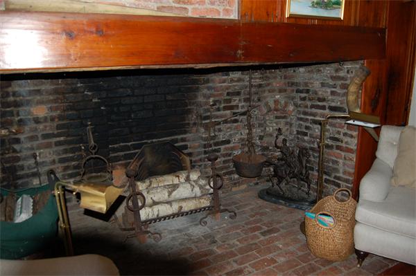 24 Topsfield Road Ipswich, MA 01938 - Photo 4 of 19