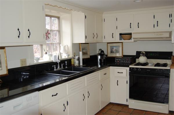 24 Topsfield Road Ipswich, MA 01938 - Photo 8 of 19