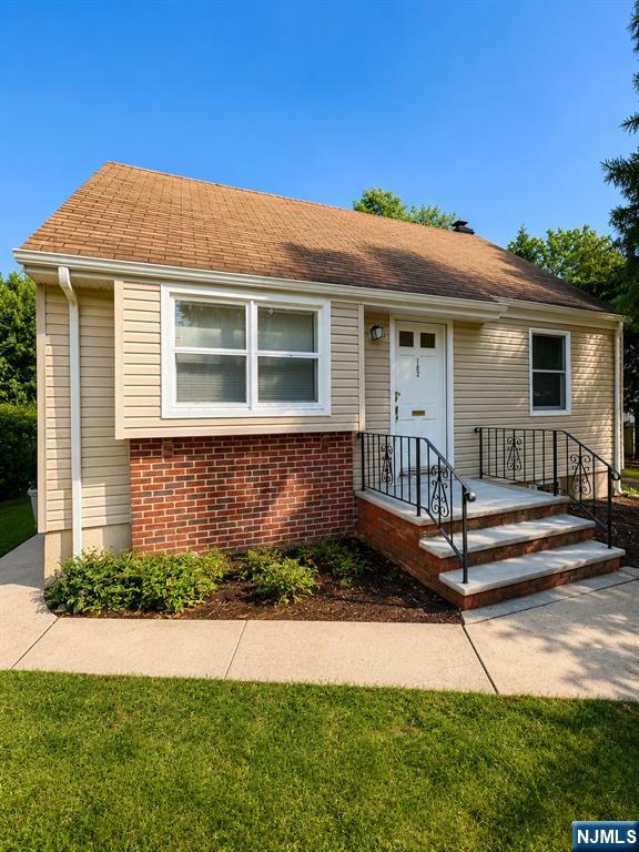 182 14th Street Cresskill, NJ 07626 - Photo 1 of 14